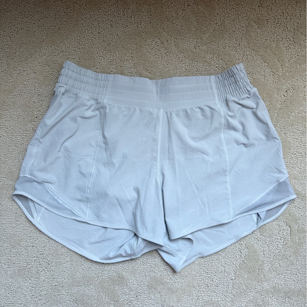 Lululemon Hotty Hot High-Rise Shorts 4”
